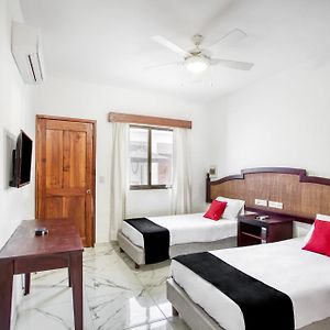 Habitación Estándar con 2 Camas Individuales